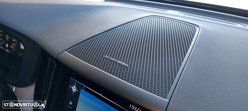 Volvo XC 60 2.0 B5 R-Design AWD - 21