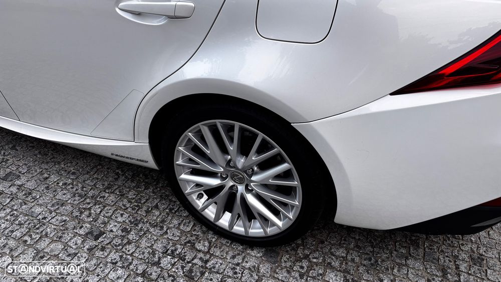 Lexus IS 300H Luxury - 18
