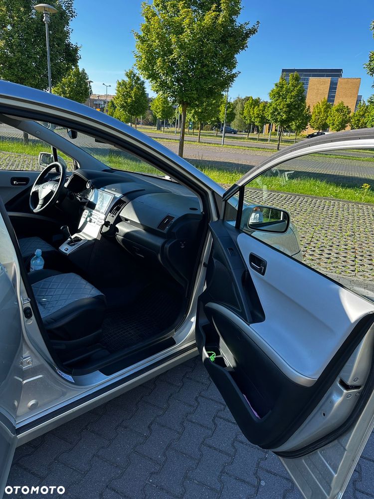 Toyota Corolla Verso 1.8 Prestige + 7os MM - 9
