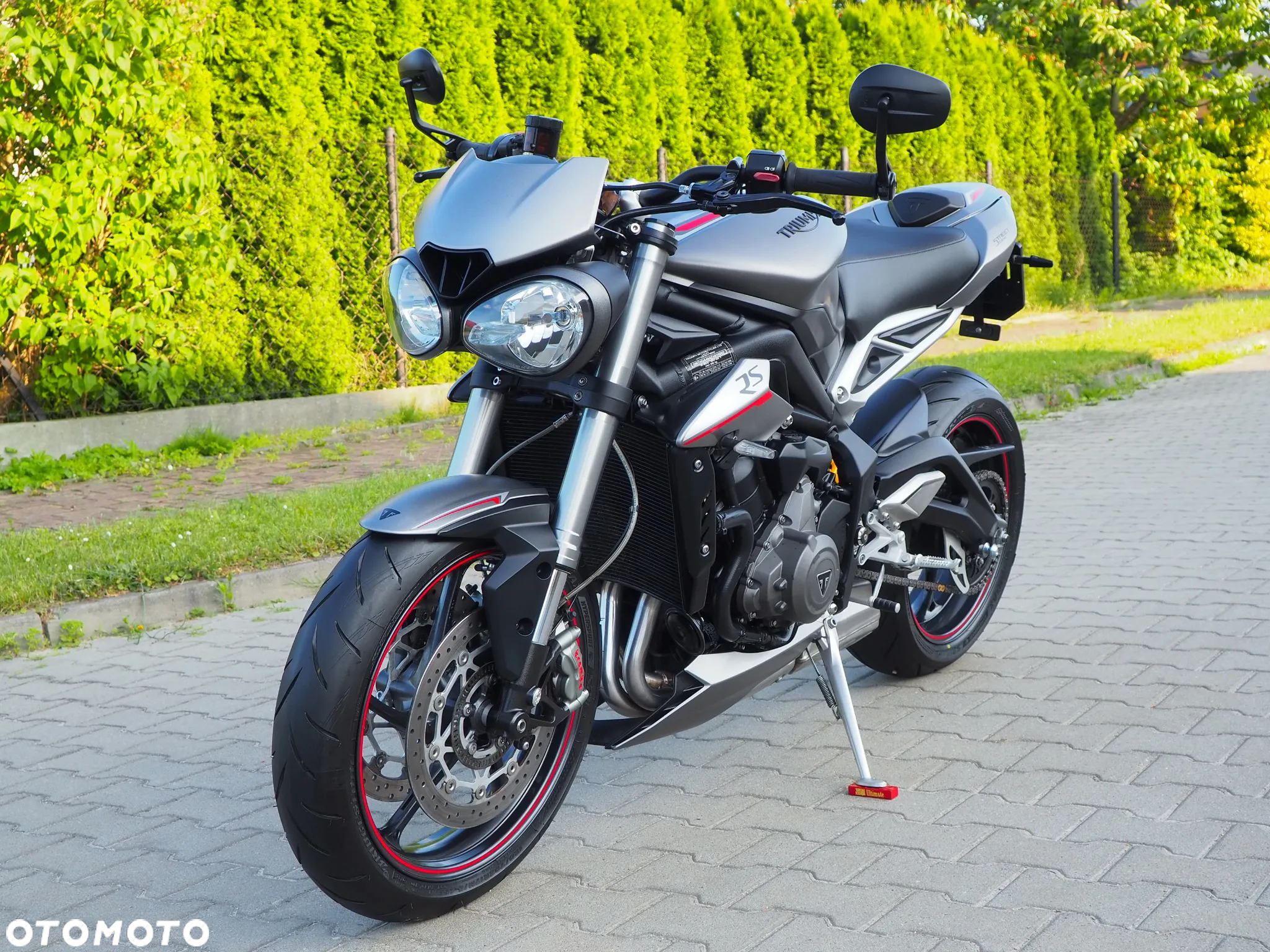 Triumph Street Triple - 2