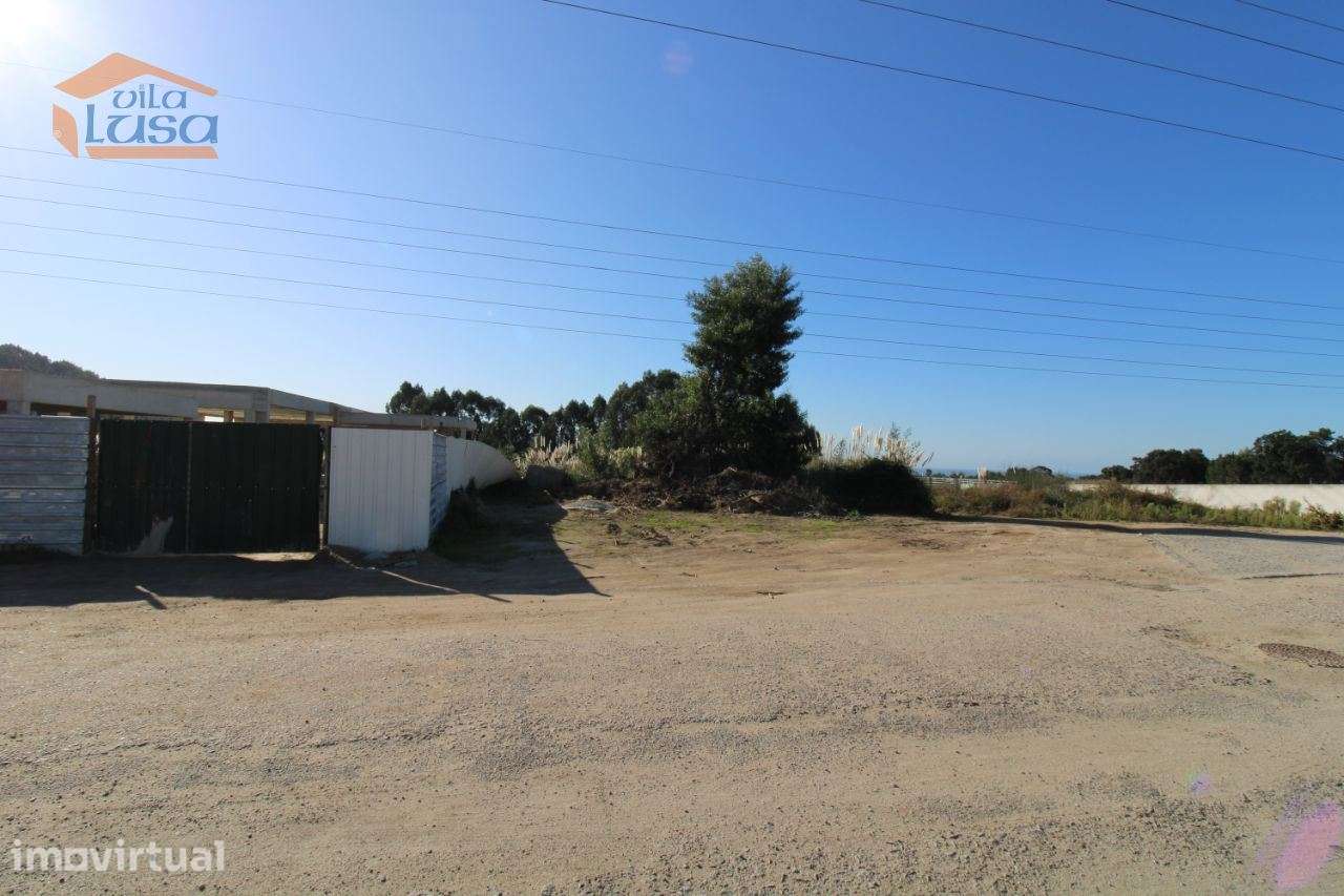 Terreno com 12.317 m2 no centro dos Carvalhos para a construção de ... - Grande imagem: 2/14