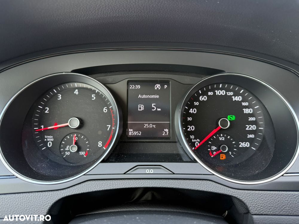 Volkswagen Passat 1.5 TSI ACT DSG Trendline - 25