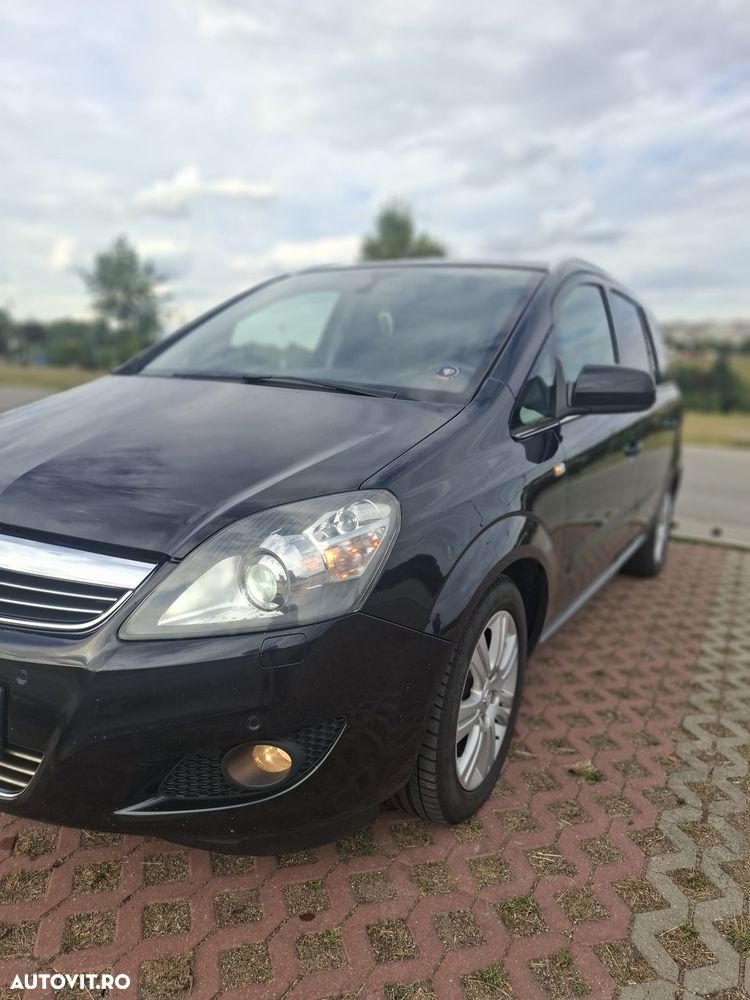 Opel Zafira 1.8i Cosmo - 2