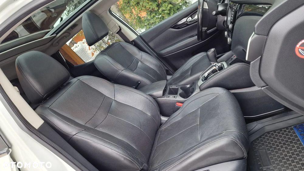 Nissan Qashqai 1.6 DCi Xtronic TEKNA - 24