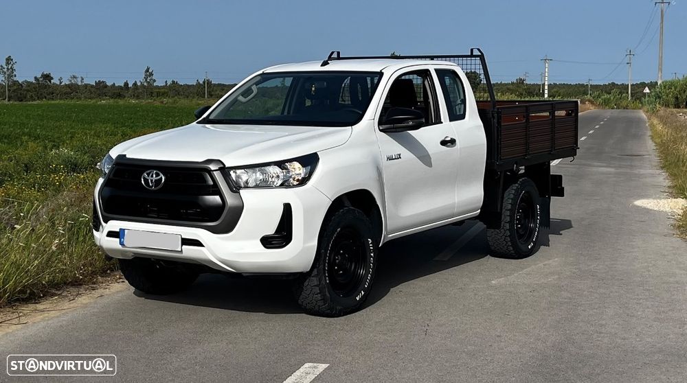 Toyota Hilux 2.4 - 1