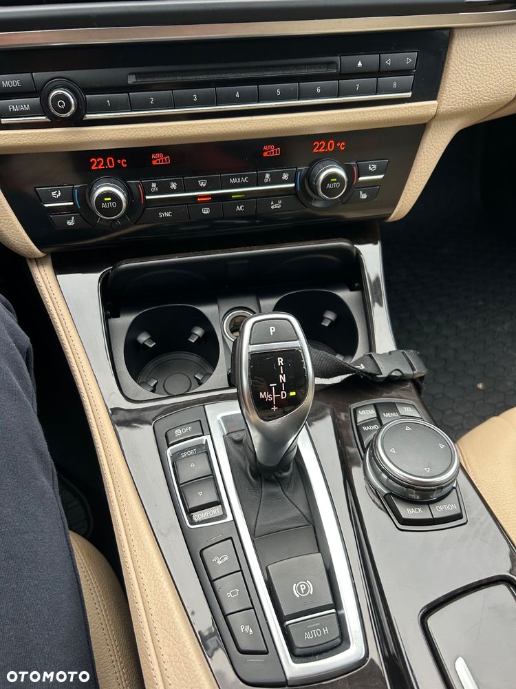 BMW Seria 5 535i xDrive Sport-Aut Luxury Line - 12