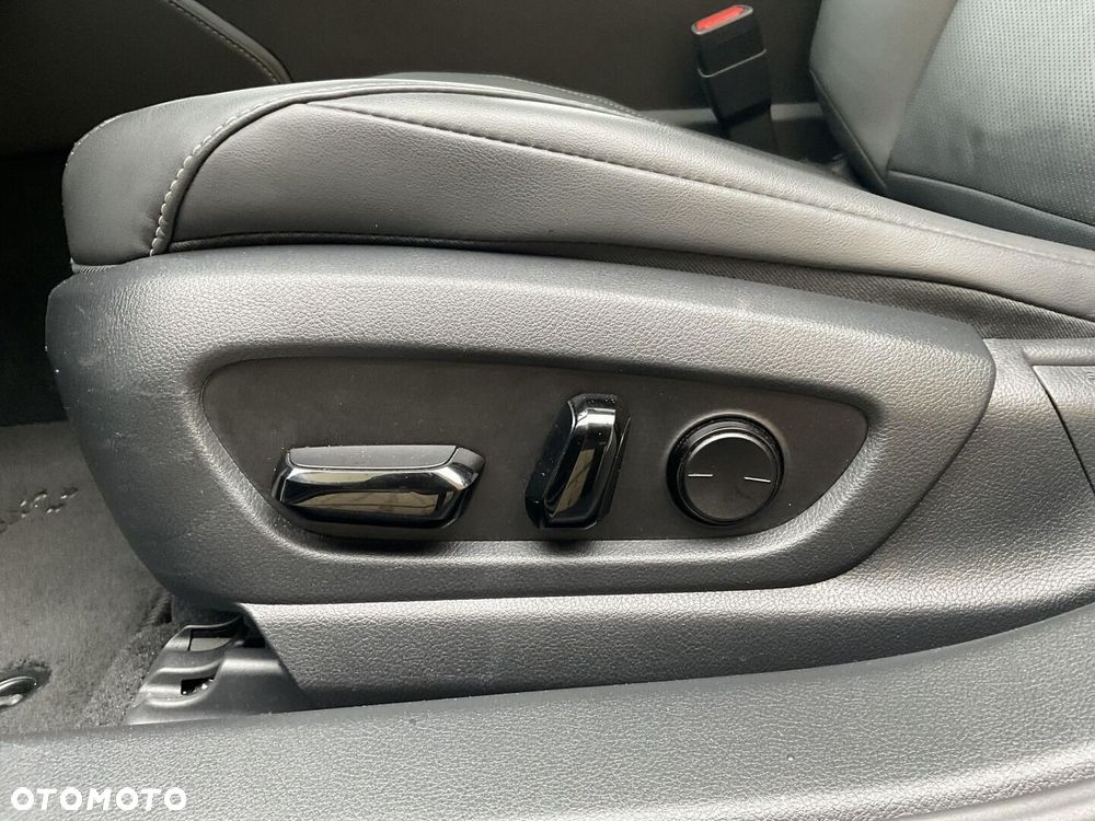 Lexus ES 300h Business Edition - 21