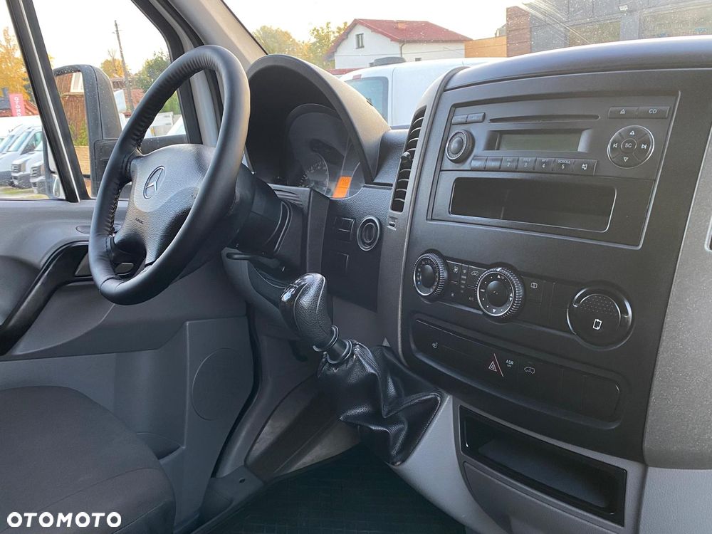 Mercedes-Benz Sprinter - 23