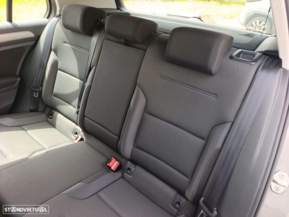 VW Golf 1.6 TDi Confortline - 7