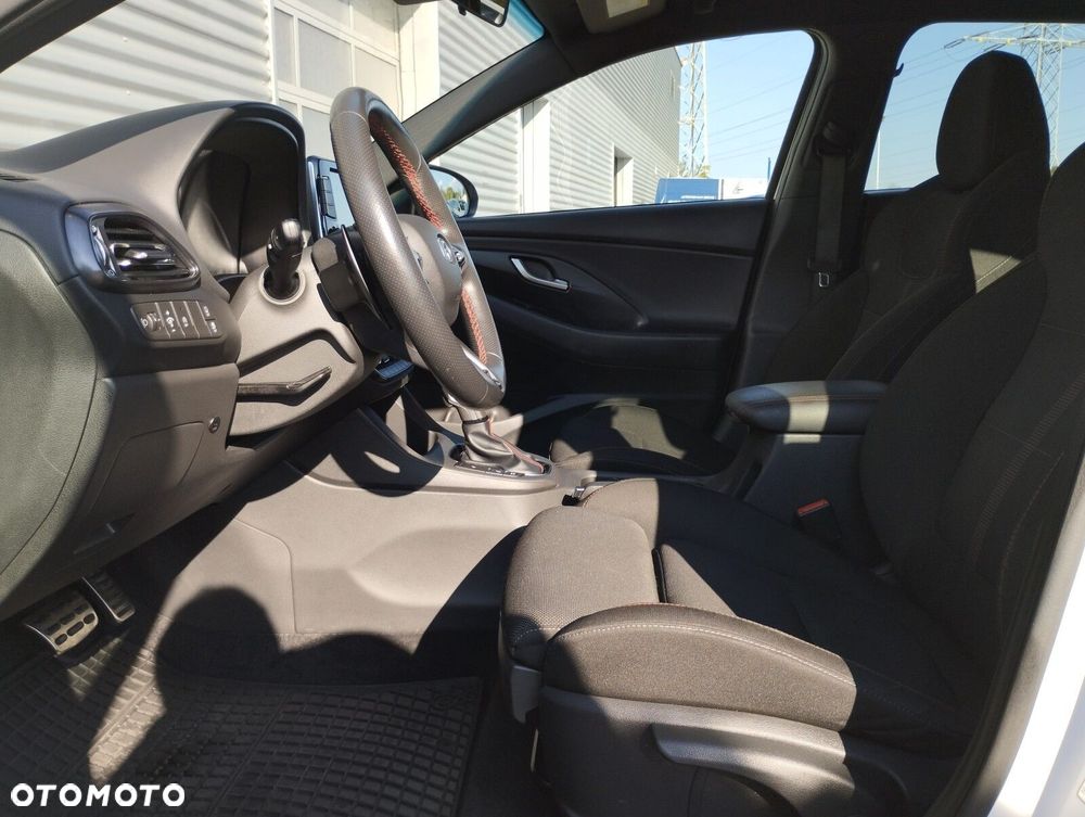 Hyundai i30 1.5 T-GDI 48V Executive DCT - 10
