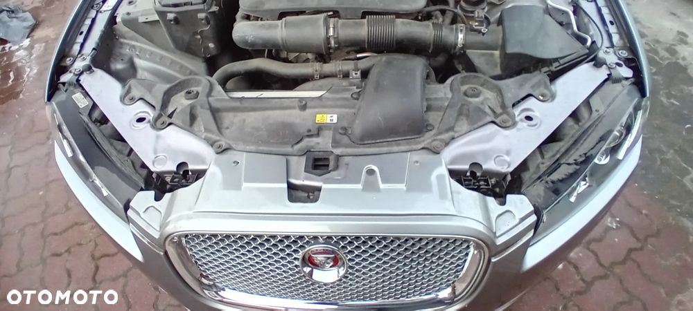 Jaguar XF - 21