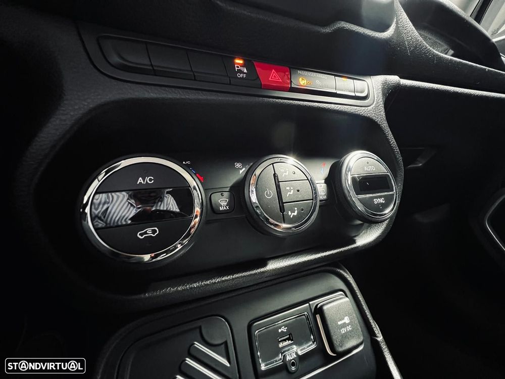 Jeep Renegade 1.6 MJD Limited - 23