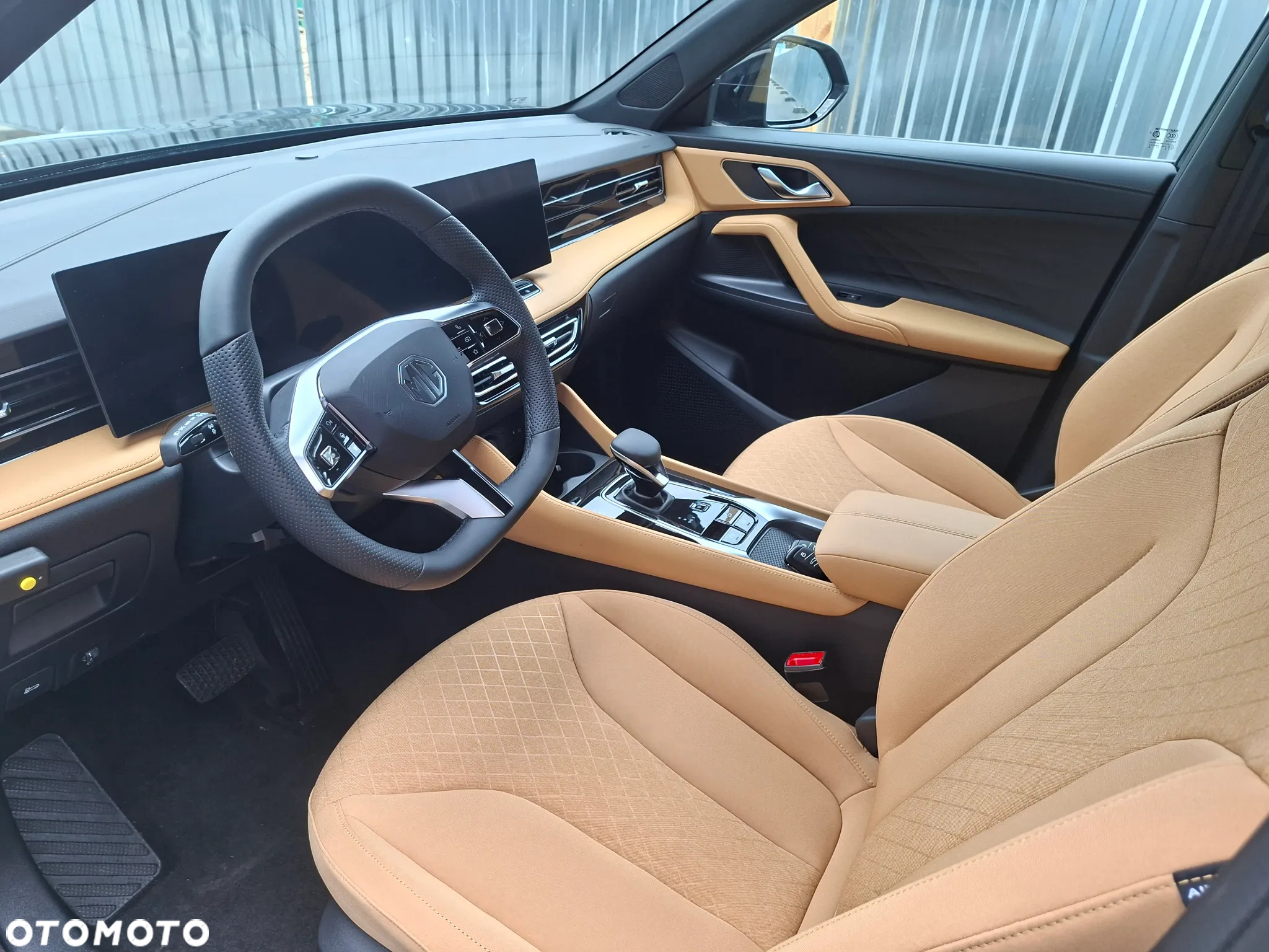 MG HS 1.5 T-GDI Excite DCT - 9