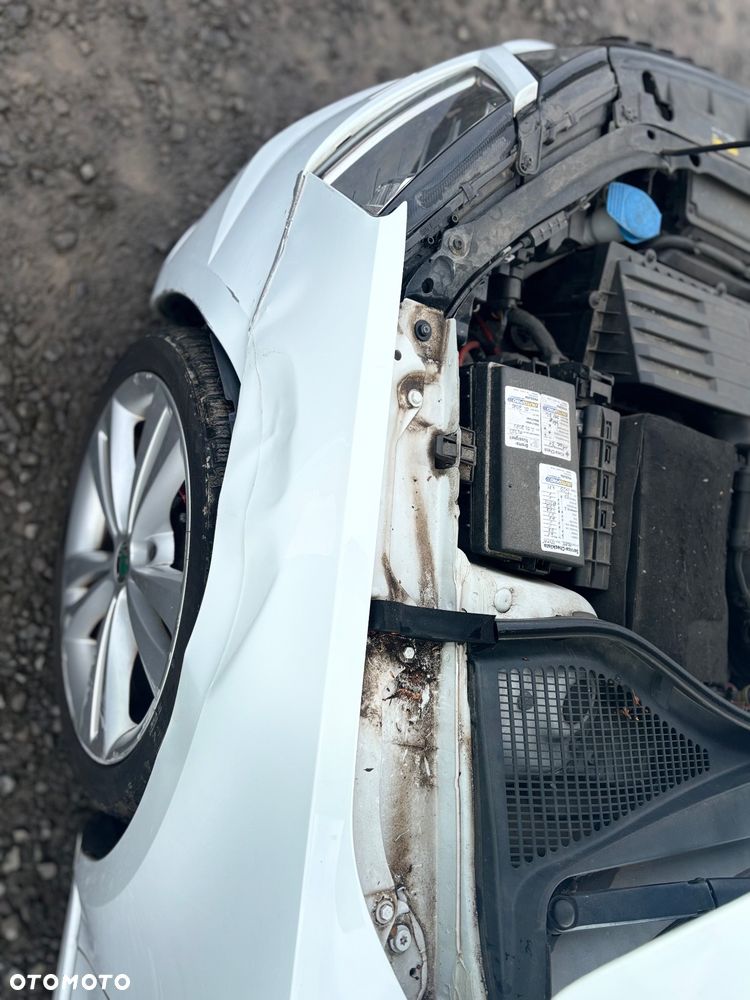 Skoda Octavia 2.0 TDI DSG RS - 14