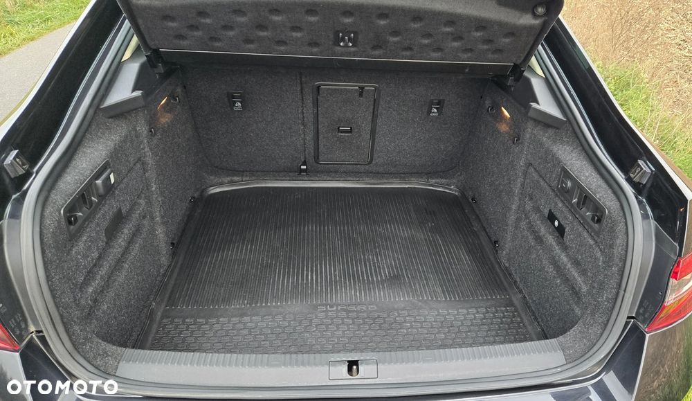 Skoda Superb 2.0 TDI L&K DSG - 39