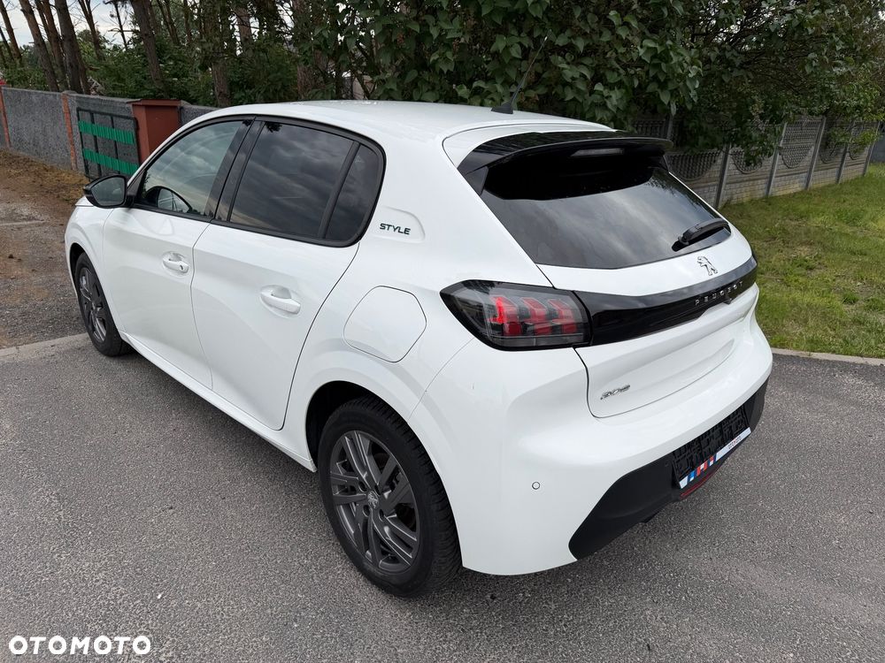 Peugeot 208 - 7