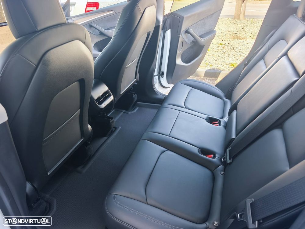 Tesla Model Y Long Range Dual Motor AWD - 9