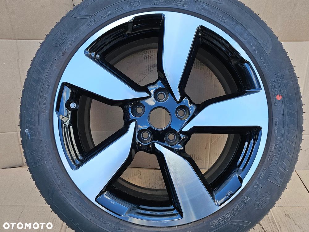 (Z25) Nissan OE Qashqai X-Trail / N64801 5. / 7Jx18 ET40 5x114.3 - 1