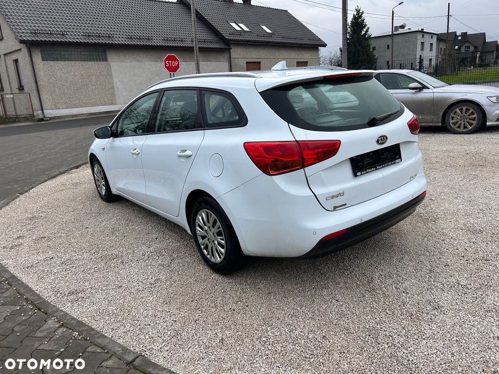 Kia Ceed - 10