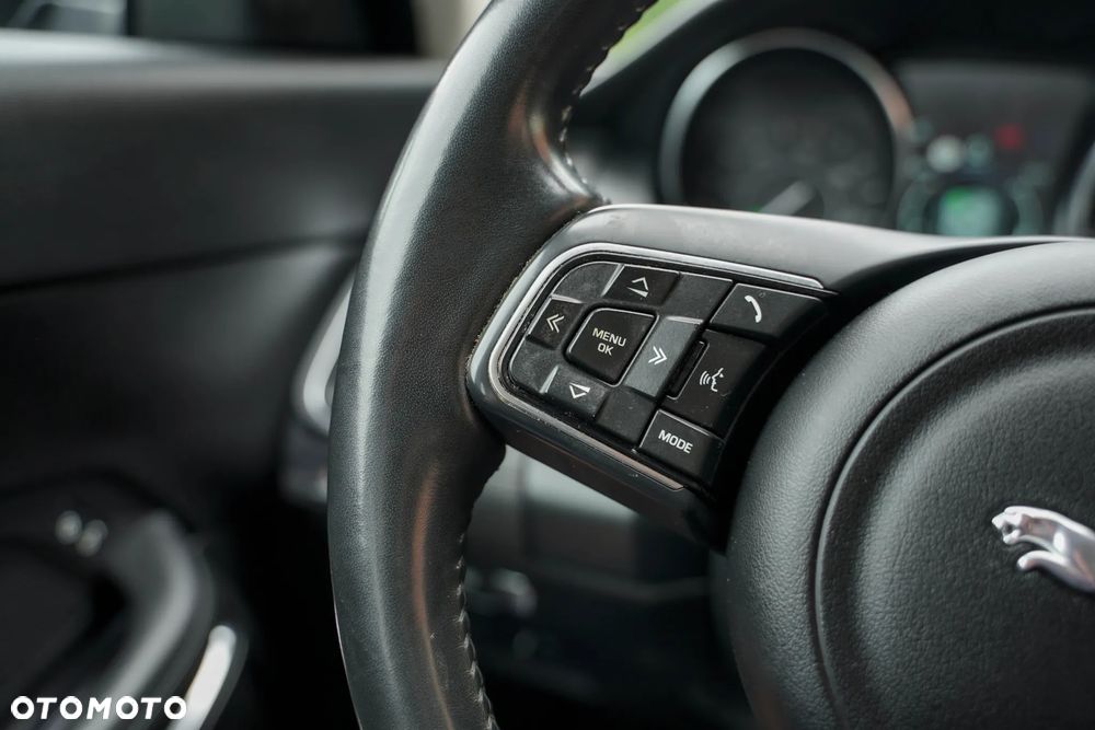 Jaguar E-Pace 2.0 i4D AWD - 22
