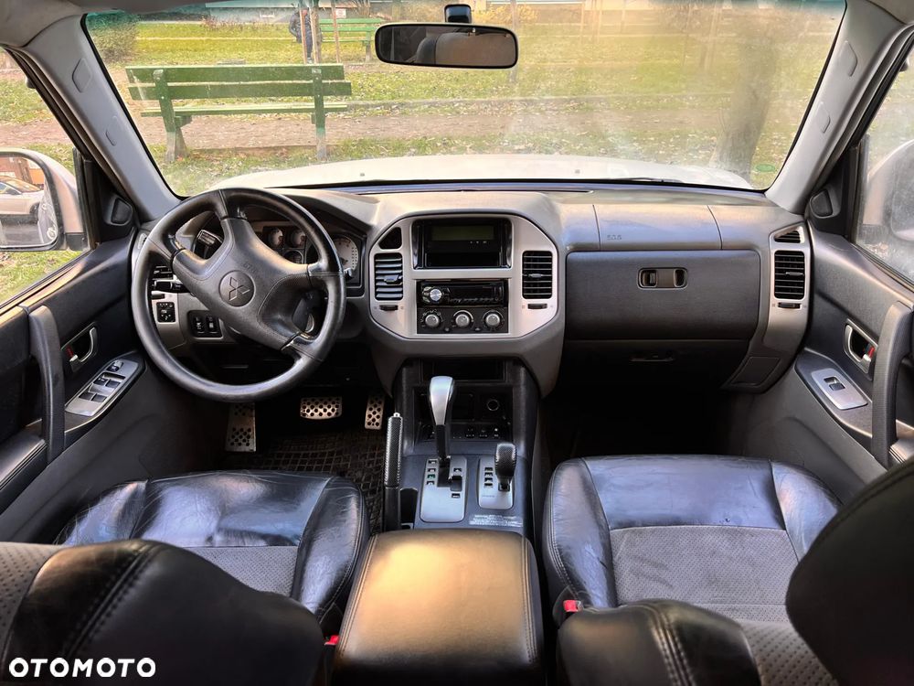 Mitsubishi Pajero 3.2 DI-D Automatik Dakar - 17