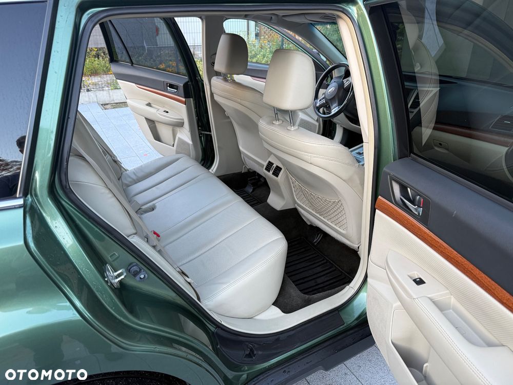 Subaru Outback 3.6 R Exclusive Navi - 12