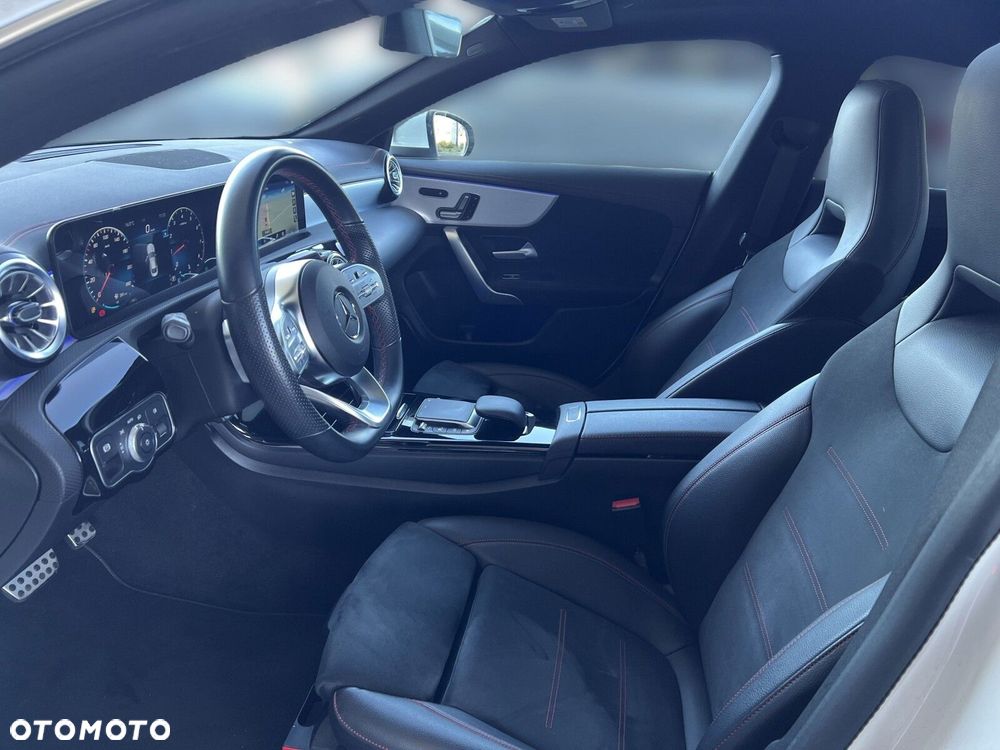 Mercedes-Benz CLA 180 AMG Line 7G-DCT - 14