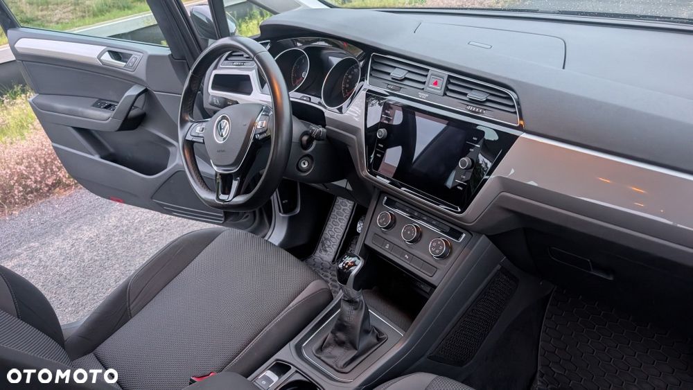 Volkswagen Touran - 6