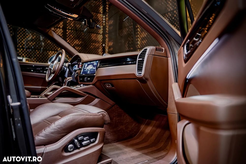 Porsche Cayenne Tiptronic S Platinum Edition - 19