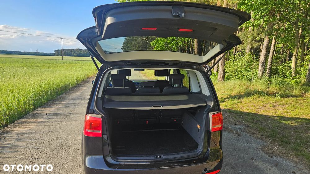 Volkswagen Touran 1.6 TDI DPF BlueMotion Technology Highline - 15