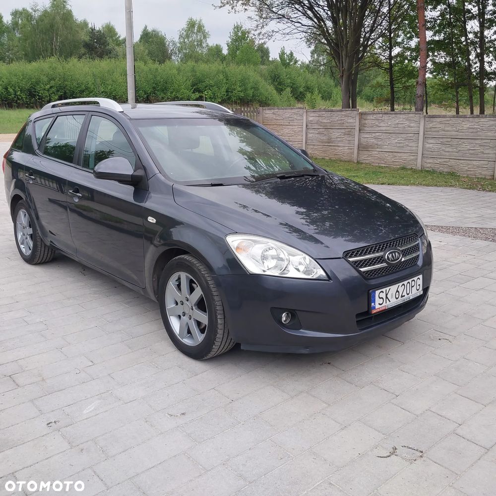 Kia Ceed - 8