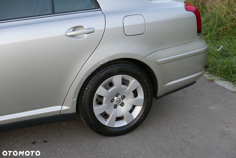 Toyota Avensis - 14