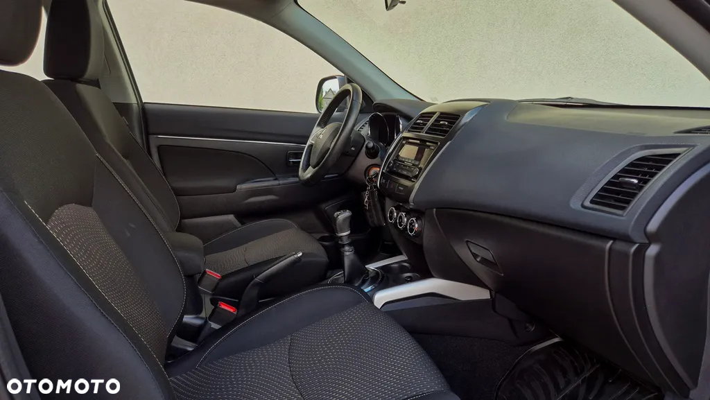 Mitsubishi ASX 1.8 DID Invite 4WD AS&G - 24