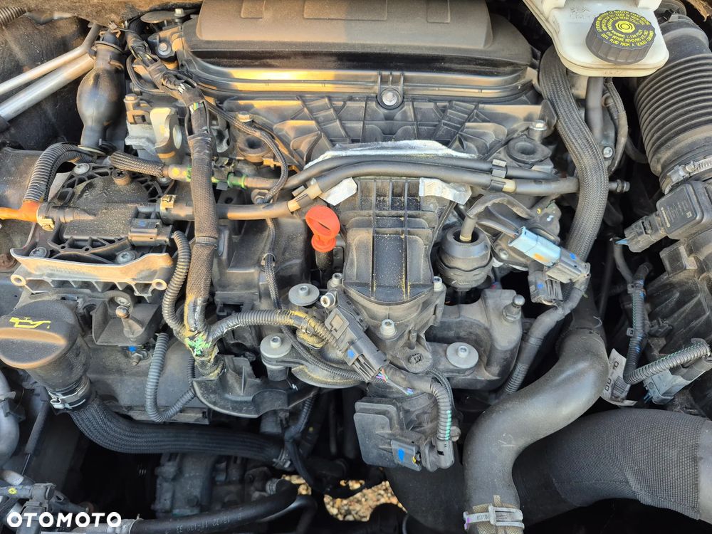 Peugeot 308 HDi FAP 150 Active - 21