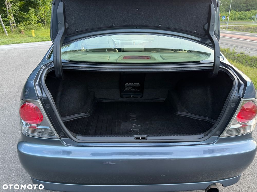 Lexus IS 200 Prestige - 16