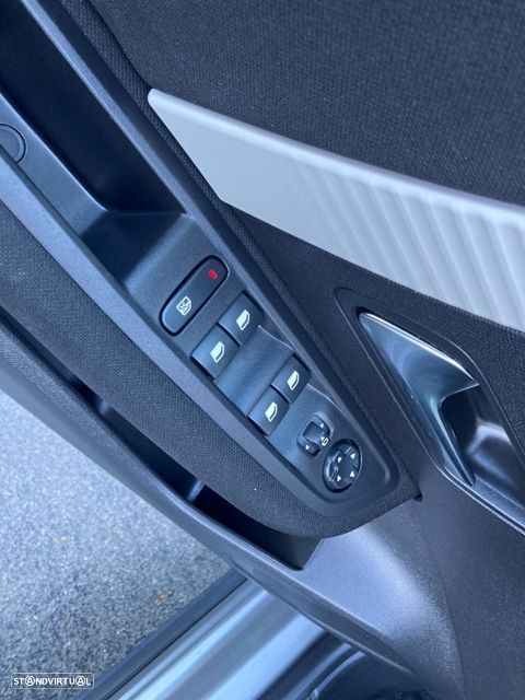 Citroën C4 1.2 Hybrid Plus e-DSC6 - 32