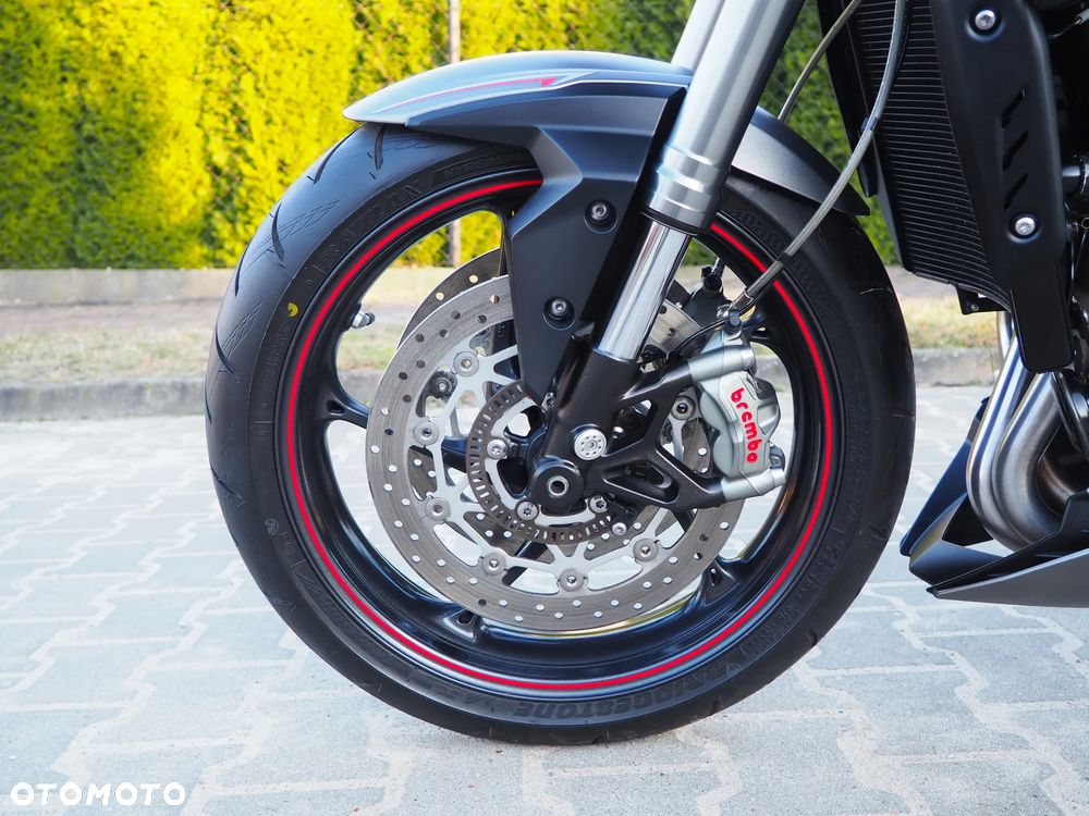 Triumph Street Triple - 20