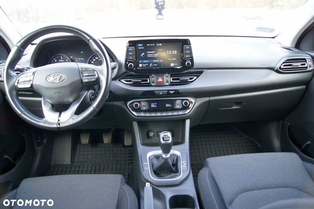 Hyundai i30 1.6 D Comfort - 13
