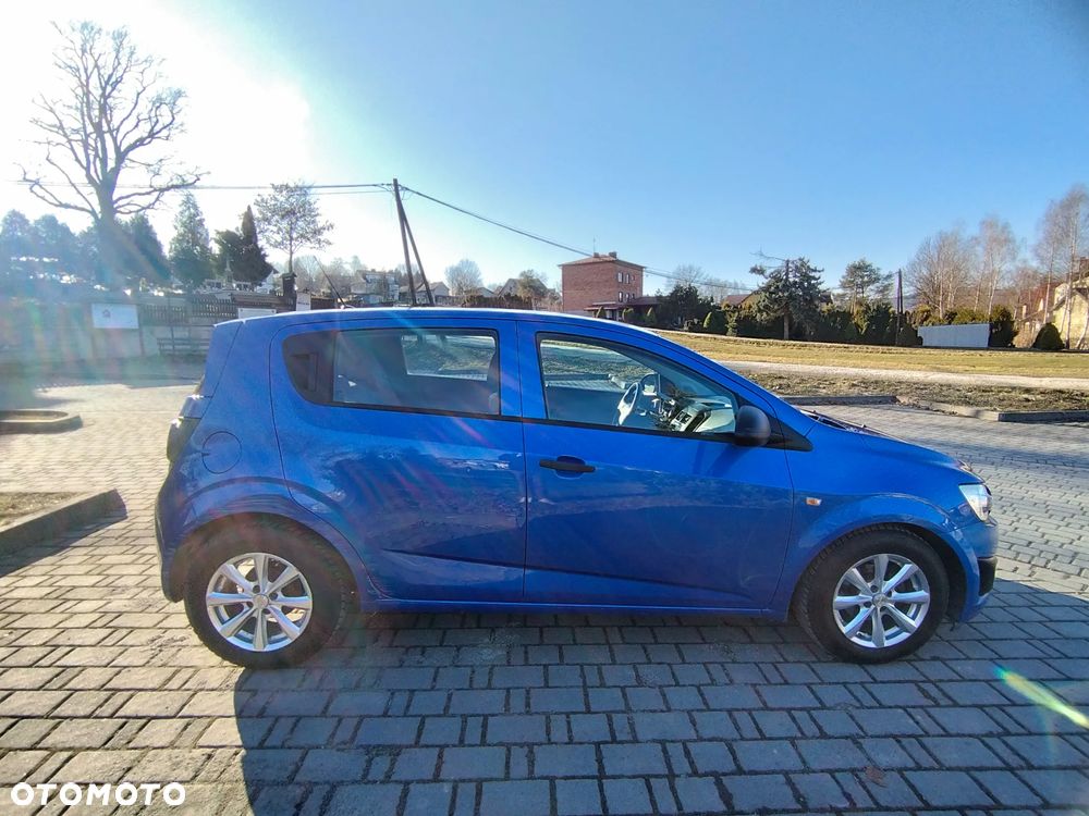 Chevrolet Aveo - 4