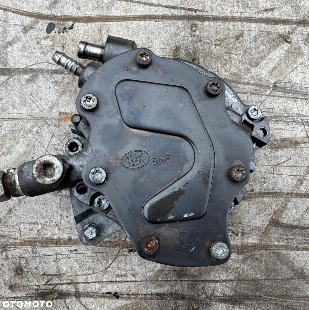 POMPA PODCIŚNIENIOWA VACUM VOLKSWAGEN T5 2.5 070145209H - 2