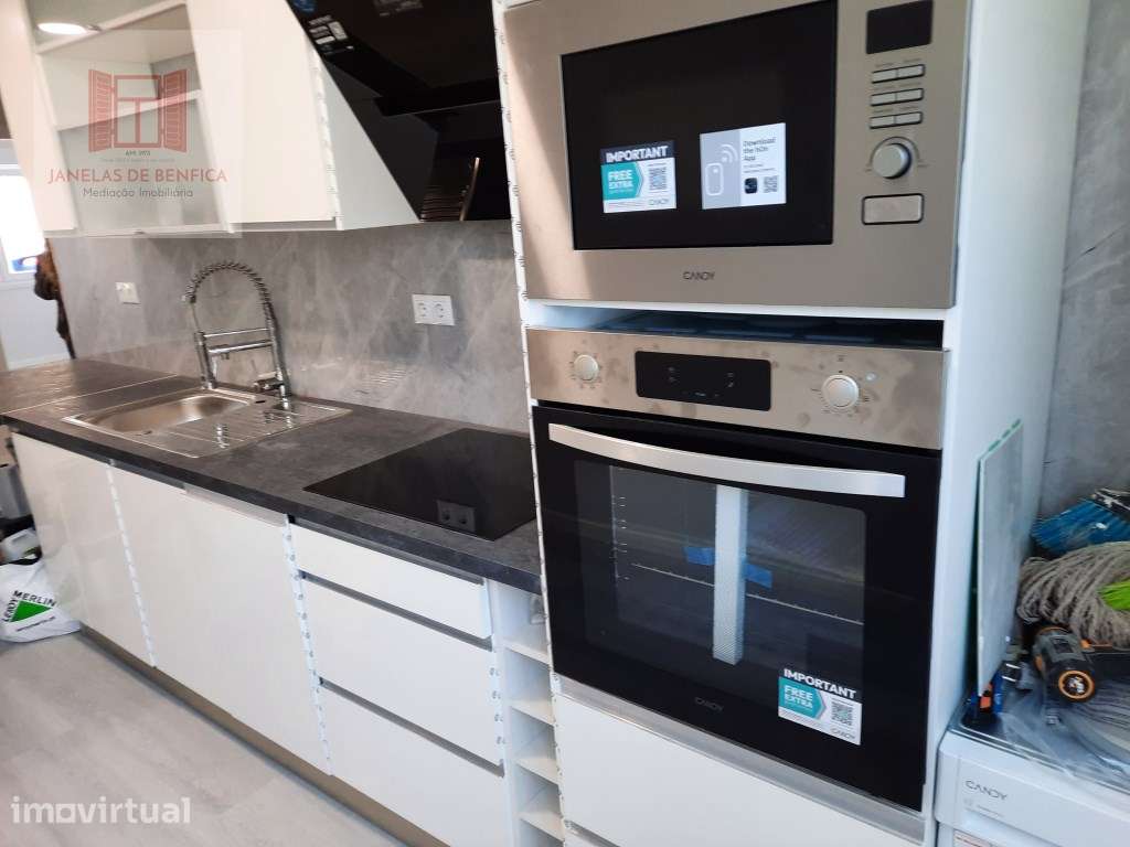 T2 totalmente remodelado, cozinha equipada- Lisboa - Grande imagem: 2/17