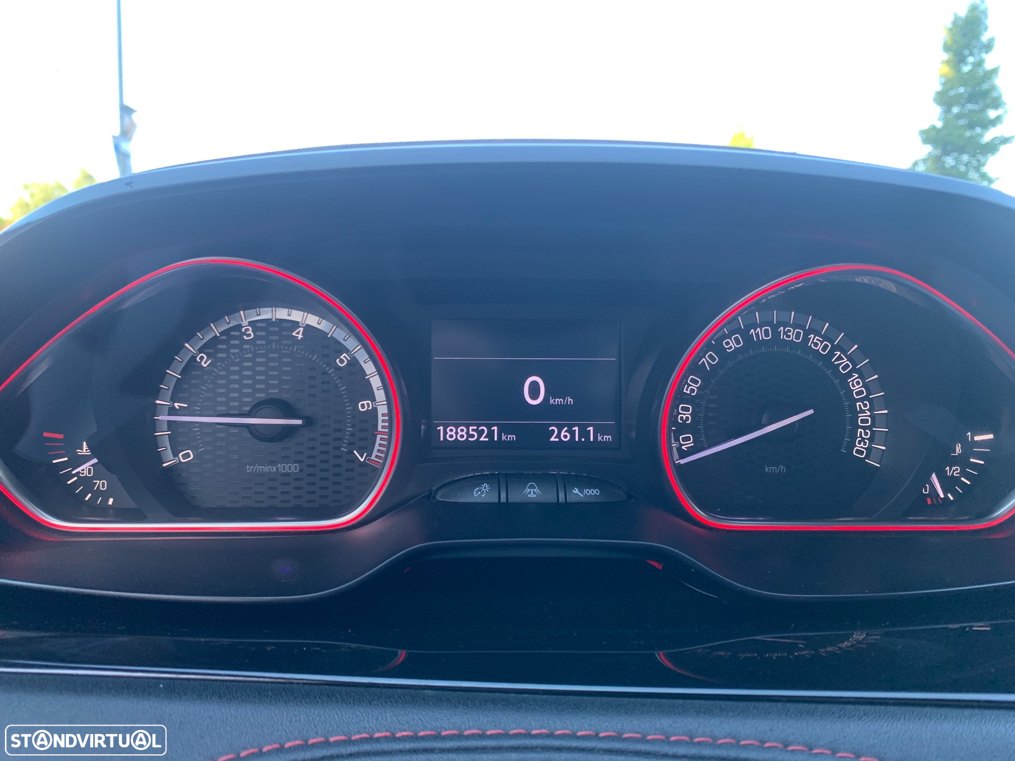 Peugeot 208 1.6 THP GTi - 12