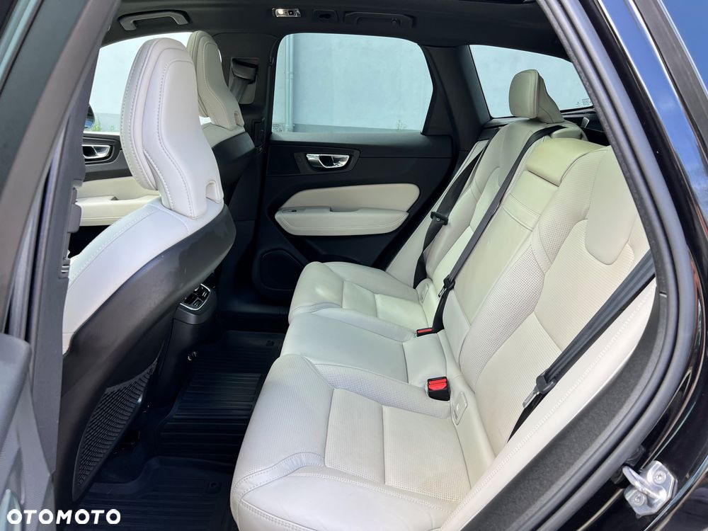 Volvo XC 60 B4 D AWD Geartronic Inscription - 31