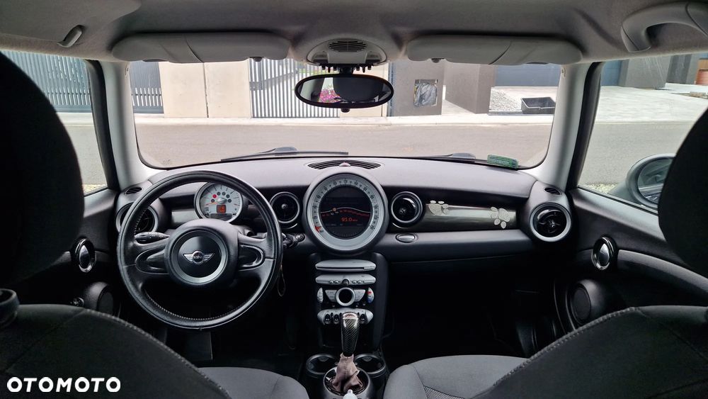 MINI Cooper Standard - 2