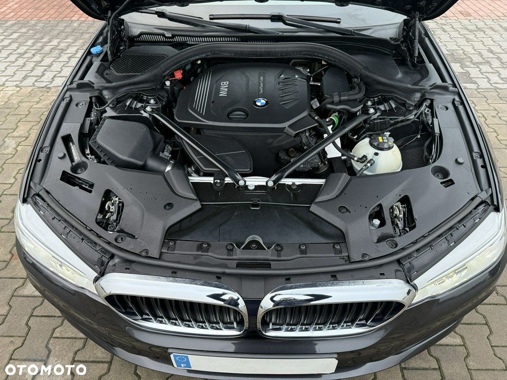 BMW Seria 5 520d Sport - 12