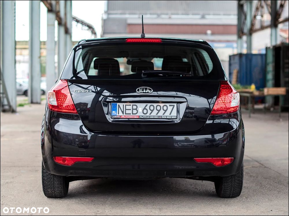 Kia Ceed - 9