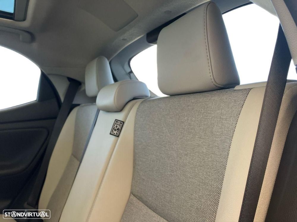 Toyota Yaris 1.5 HDF Luxury - 11