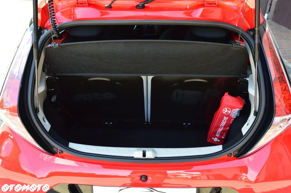 Toyota Aygo x-play touch - 30