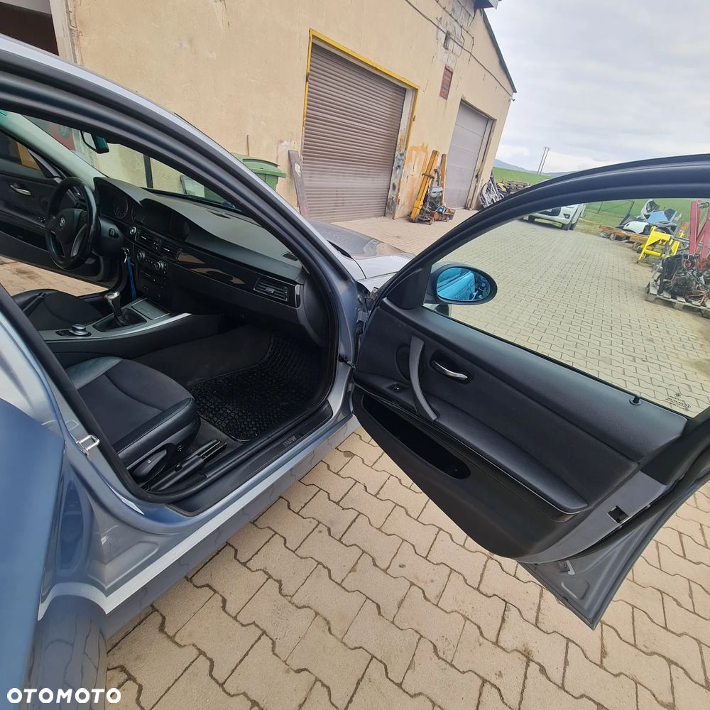 BMW Seria 3 320i - 17