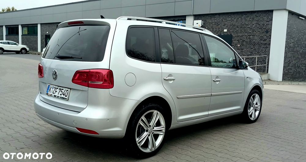 Volkswagen Touran - 25